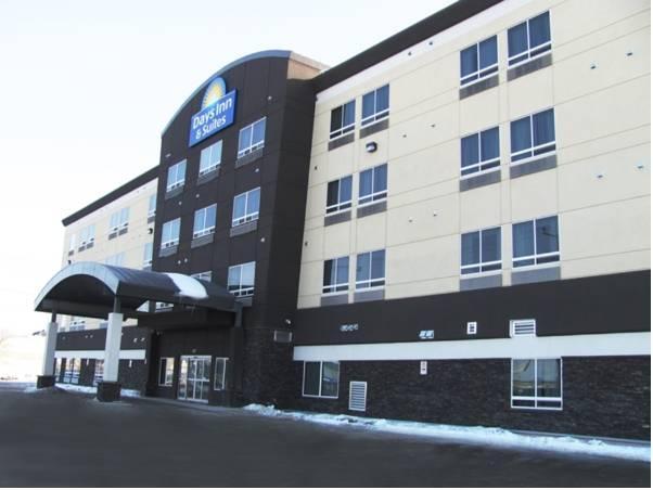 Days Inn & Suites By Wyndham Winnipeg Airport Manitoba Exterior photo