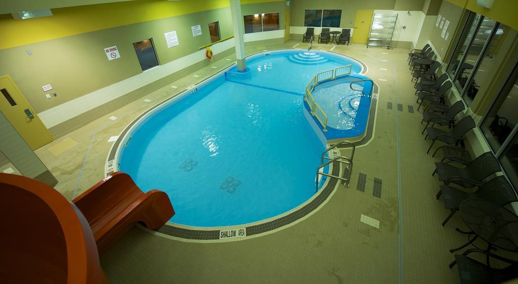 Days Inn & Suites By Wyndham Winnipeg Airport Manitoba Exterior photo